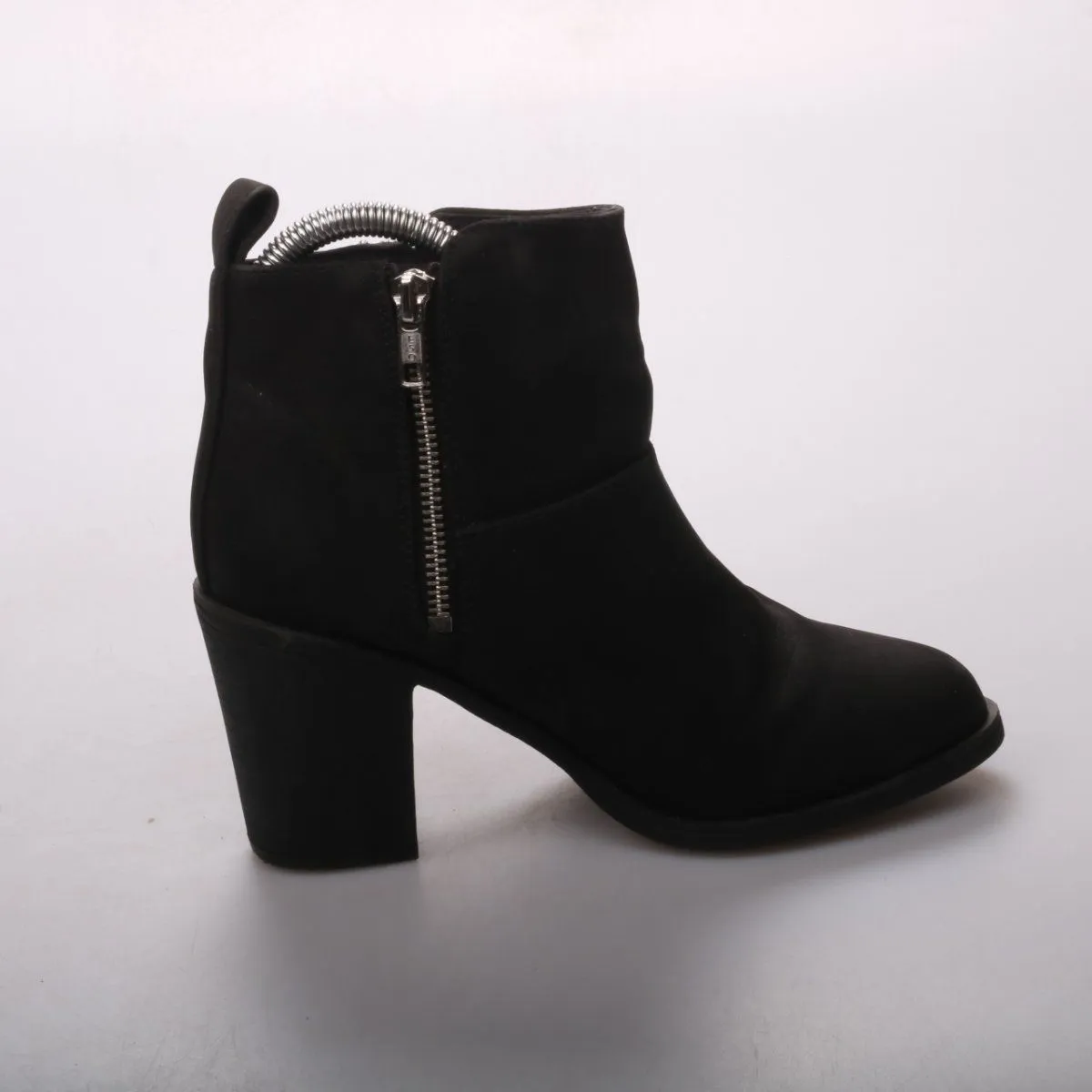 ботильоны Divided