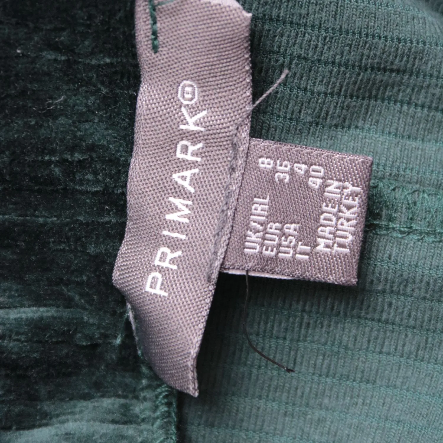 Тёмно-зелёный сарафан Primark из вельвета на молнии, размер 40 (XS)