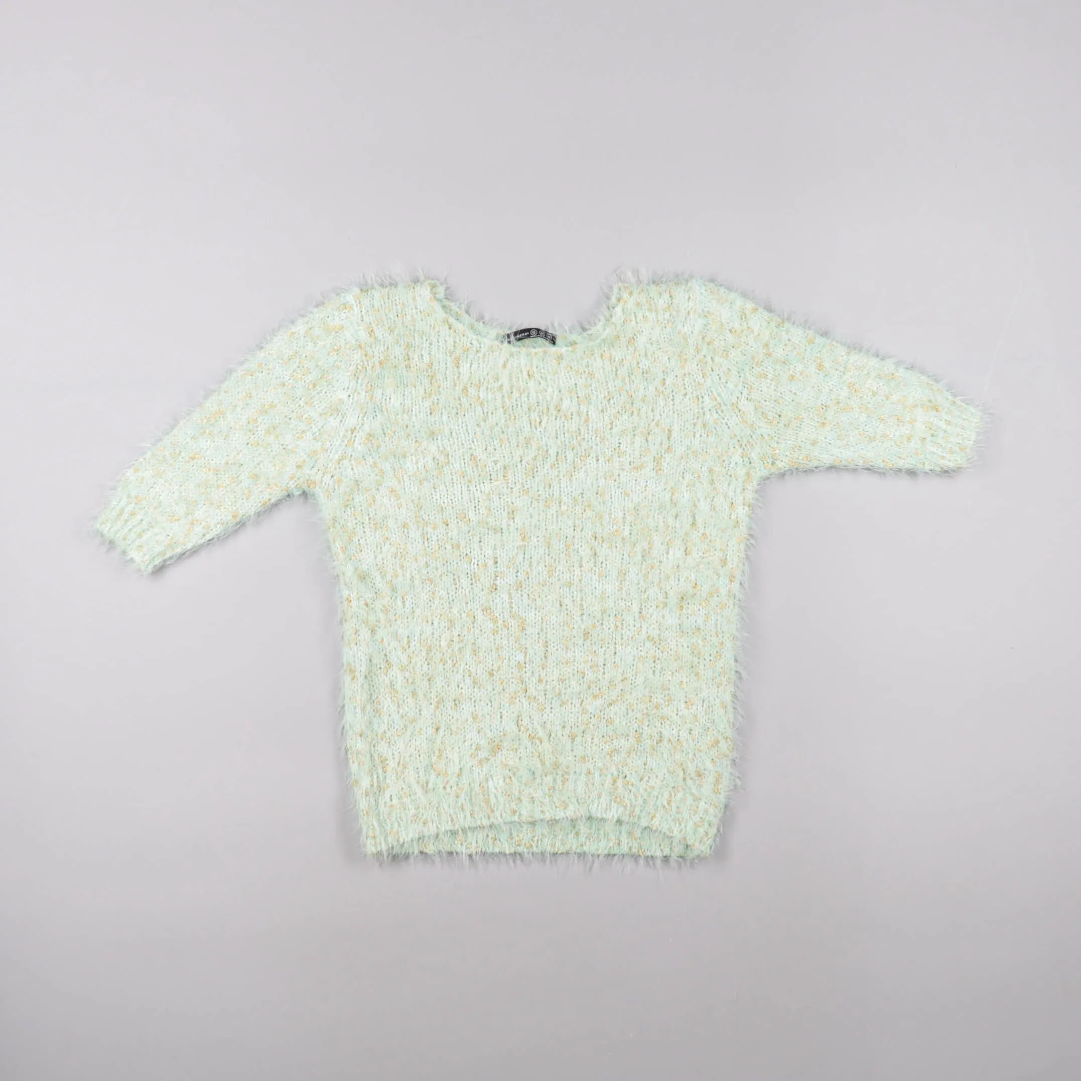 свитер не указано