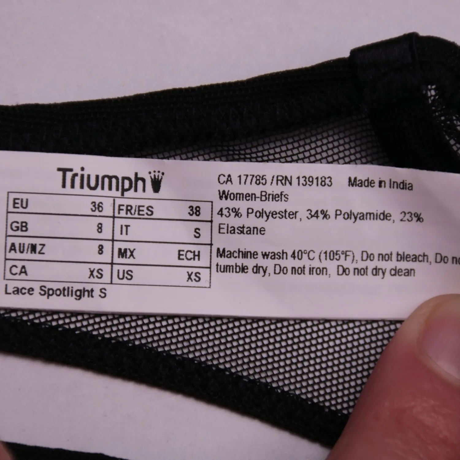 Чёрный пояс для чулок Triumph с кружевом, размер 42 (S)